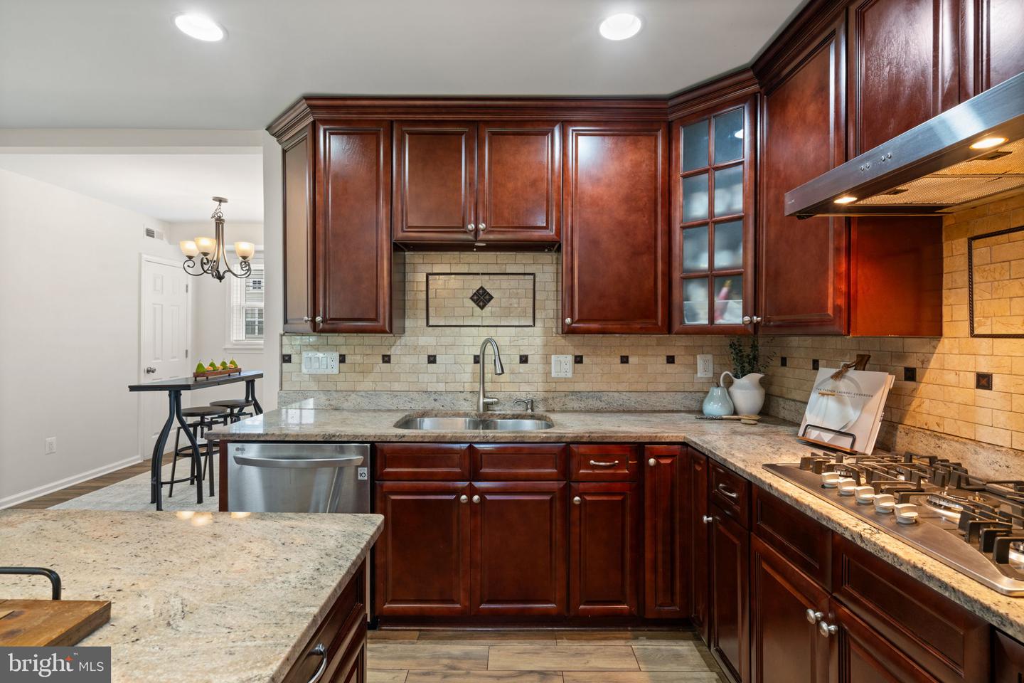 13881 WALNEY PARK DR, CHANTILLY, Virginia 20151, 3 Bedrooms Bedrooms, ,2 BathroomsBathrooms,Residential,For sale,13881 WALNEY PARK DR,VAFX2230168 MLS # VAFX2230168