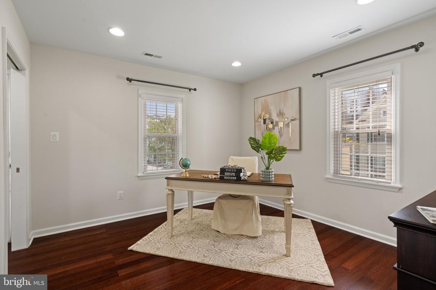 13881 WALNEY PARK DR, CHANTILLY, Virginia 20151, 3 Bedrooms Bedrooms, ,2 BathroomsBathrooms,Residential,For sale,13881 WALNEY PARK DR,VAFX2230168 MLS # VAFX2230168