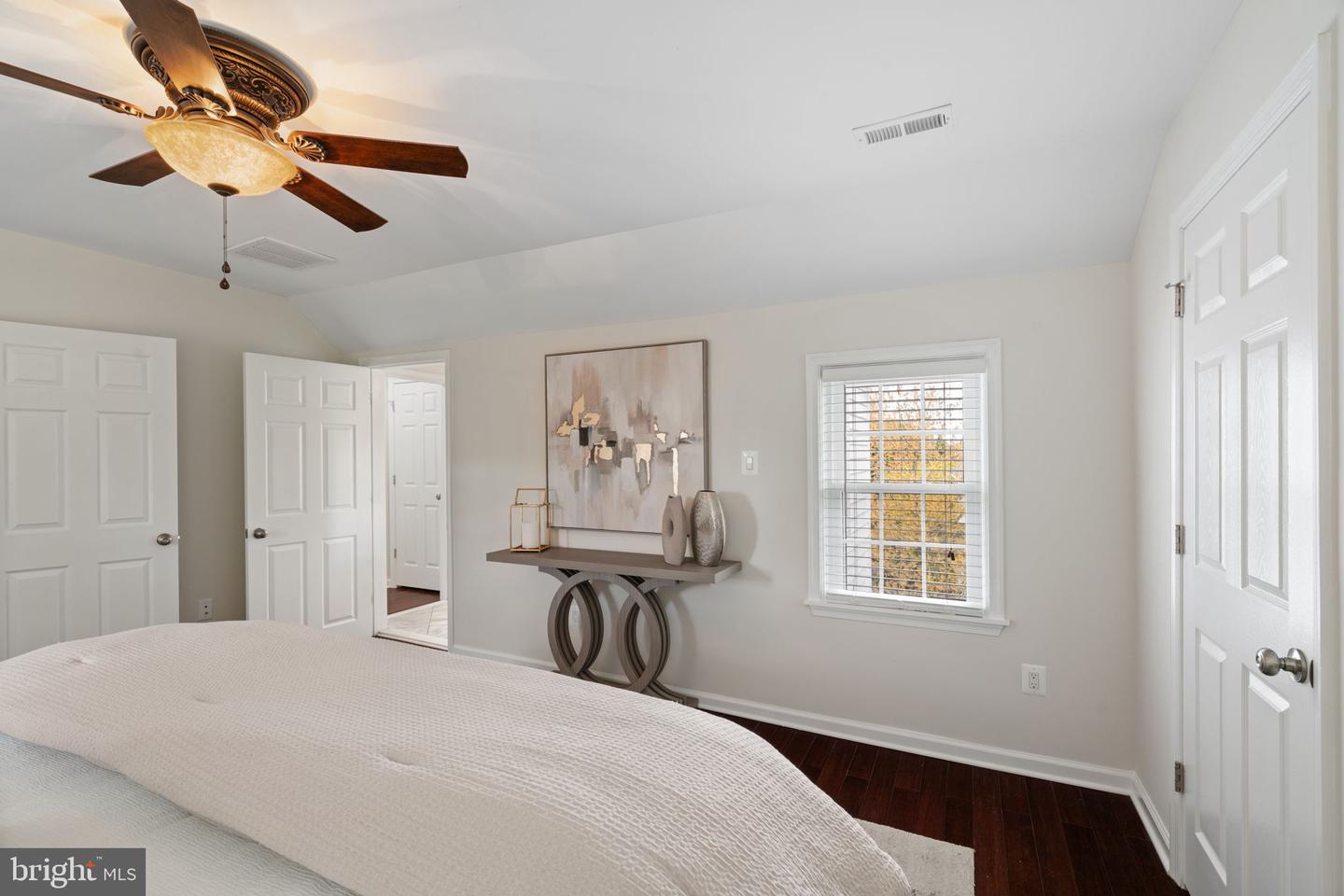 13881 WALNEY PARK DR, CHANTILLY, Virginia 20151, 3 Bedrooms Bedrooms, ,2 BathroomsBathrooms,Residential,For sale,13881 WALNEY PARK DR,VAFX2230168 MLS # VAFX2230168