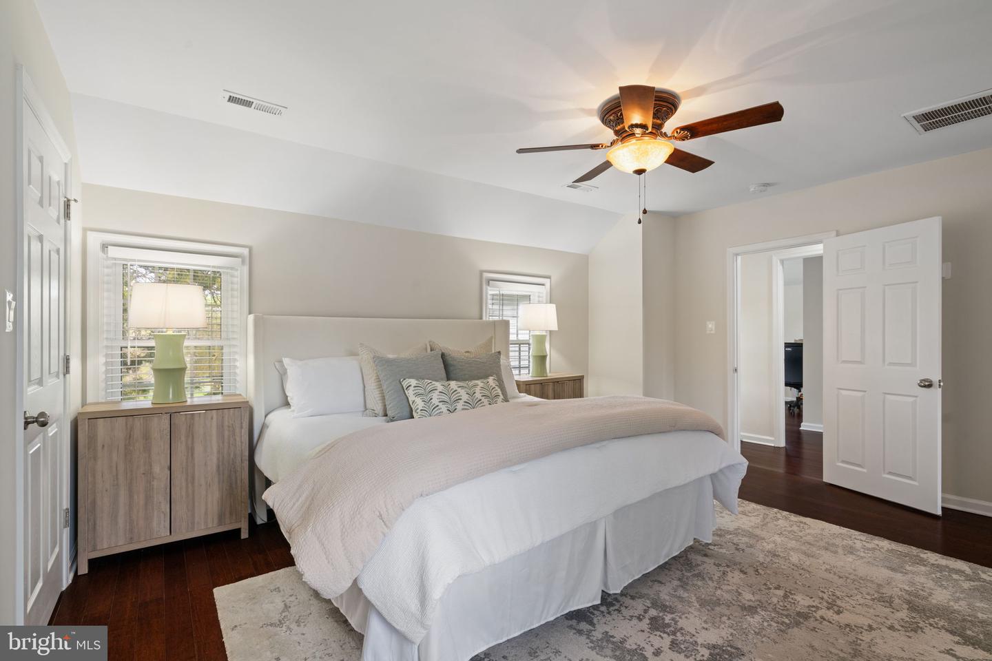 13881 WALNEY PARK DR, CHANTILLY, Virginia 20151, 3 Bedrooms Bedrooms, ,2 BathroomsBathrooms,Residential,For sale,13881 WALNEY PARK DR,VAFX2230168 MLS # VAFX2230168