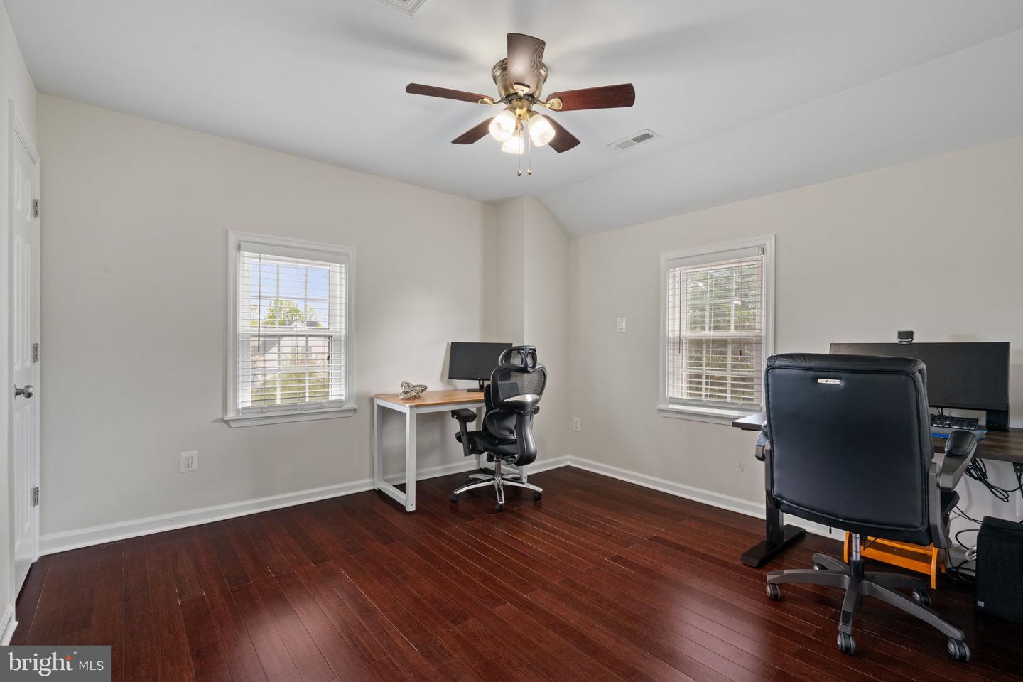 13881 WALNEY PARK DR, CHANTILLY, Virginia 20151, 3 Bedrooms Bedrooms, ,2 BathroomsBathrooms,Residential,For sale,13881 WALNEY PARK DR,VAFX2230168 MLS # VAFX2230168