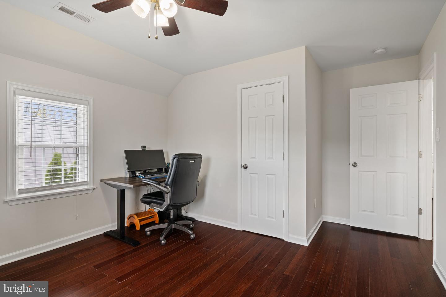 13881 WALNEY PARK DR, CHANTILLY, Virginia 20151, 3 Bedrooms Bedrooms, ,2 BathroomsBathrooms,Residential,For sale,13881 WALNEY PARK DR,VAFX2230168 MLS # VAFX2230168