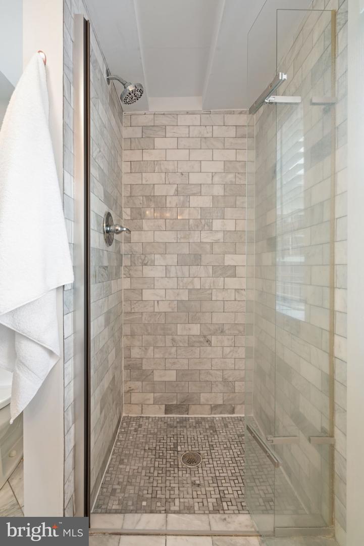 13881 WALNEY PARK DR, CHANTILLY, Virginia 20151, 3 Bedrooms Bedrooms, ,2 BathroomsBathrooms,Residential,For sale,13881 WALNEY PARK DR,VAFX2230168 MLS # VAFX2230168