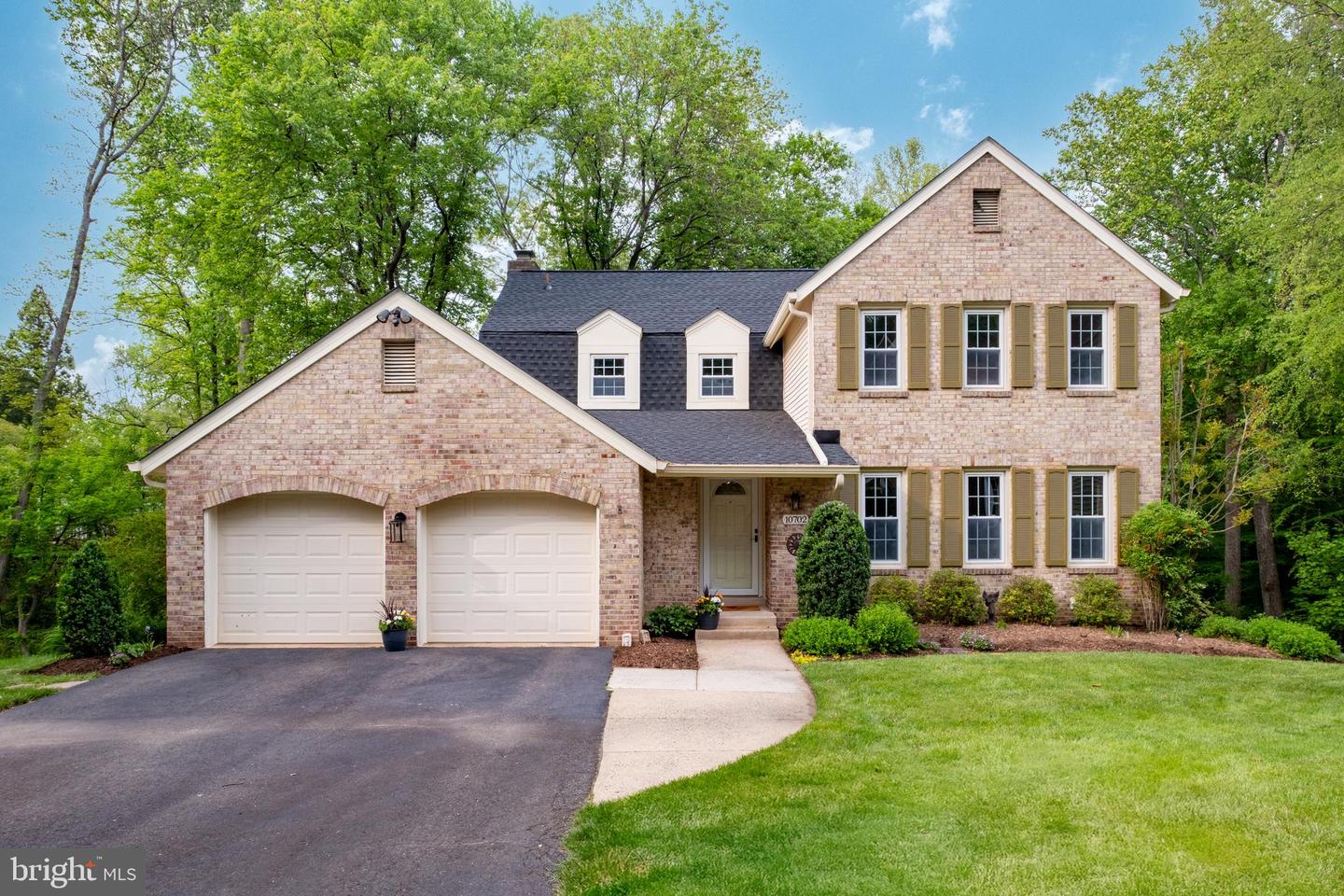 10702 DUNDAS OAK CT, BURKE, Virginia 22015, 4 Bedrooms Bedrooms, ,3 BathroomsBathrooms,Residential,For sale,10702 DUNDAS OAK CT,VAFX2229888 MLS # VAFX2229888