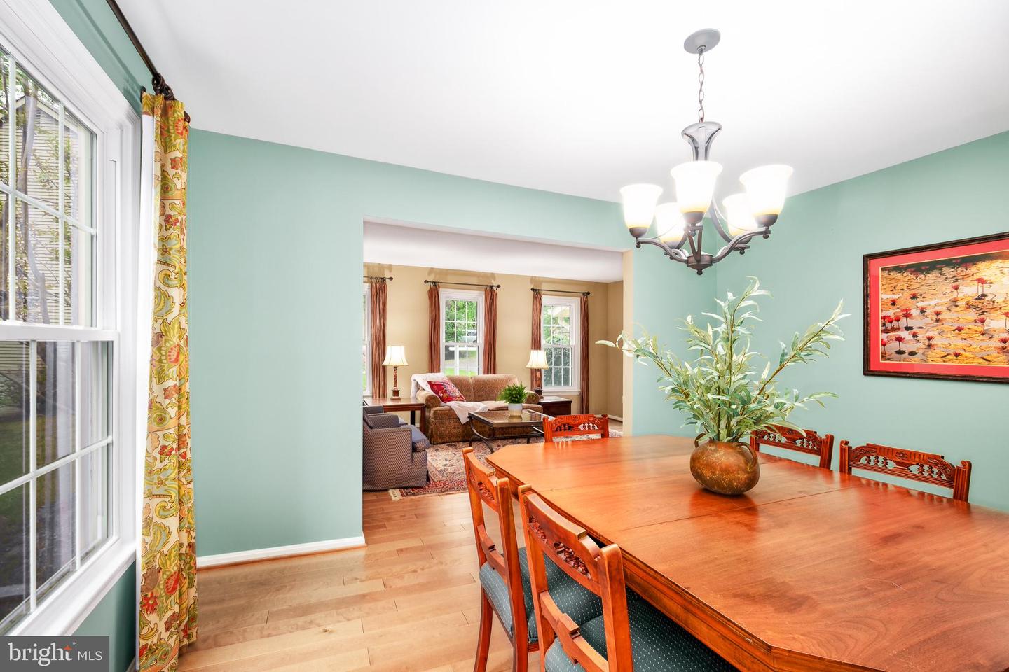 10702 DUNDAS OAK CT, BURKE, Virginia 22015, 4 Bedrooms Bedrooms, ,3 BathroomsBathrooms,Residential,For sale,10702 DUNDAS OAK CT,VAFX2229888 MLS # VAFX2229888