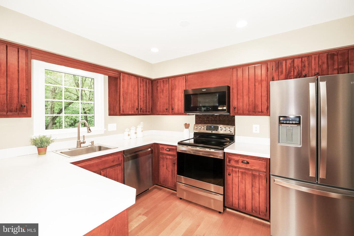 10702 DUNDAS OAK CT, BURKE, Virginia 22015, 4 Bedrooms Bedrooms, ,3 BathroomsBathrooms,Residential,For sale,10702 DUNDAS OAK CT,VAFX2229888 MLS # VAFX2229888