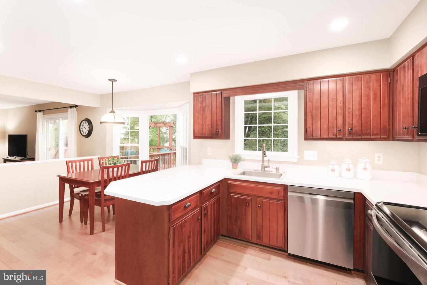 10702 DUNDAS OAK CT, BURKE, Virginia 22015, 4 Bedrooms Bedrooms, ,3 BathroomsBathrooms,Residential,For sale,10702 DUNDAS OAK CT,VAFX2229888 MLS # VAFX2229888