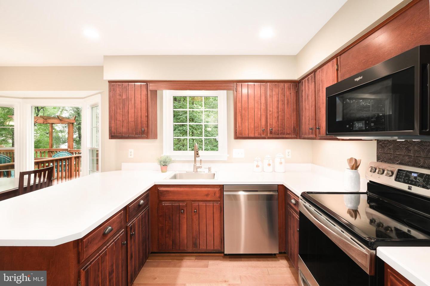 10702 DUNDAS OAK CT, BURKE, Virginia 22015, 4 Bedrooms Bedrooms, ,3 BathroomsBathrooms,Residential,For sale,10702 DUNDAS OAK CT,VAFX2229888 MLS # VAFX2229888