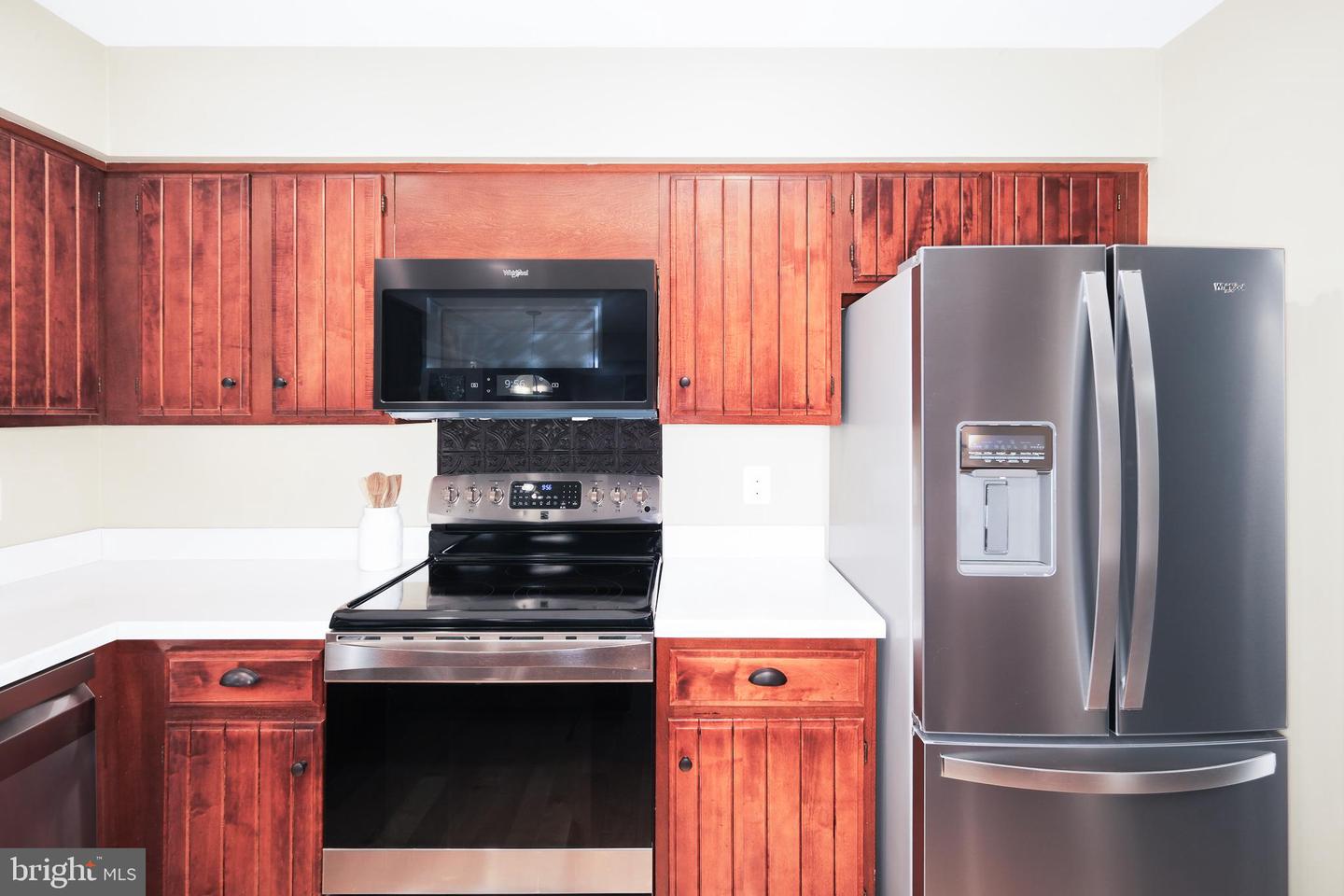 10702 DUNDAS OAK CT, BURKE, Virginia 22015, 4 Bedrooms Bedrooms, ,3 BathroomsBathrooms,Residential,For sale,10702 DUNDAS OAK CT,VAFX2229888 MLS # VAFX2229888
