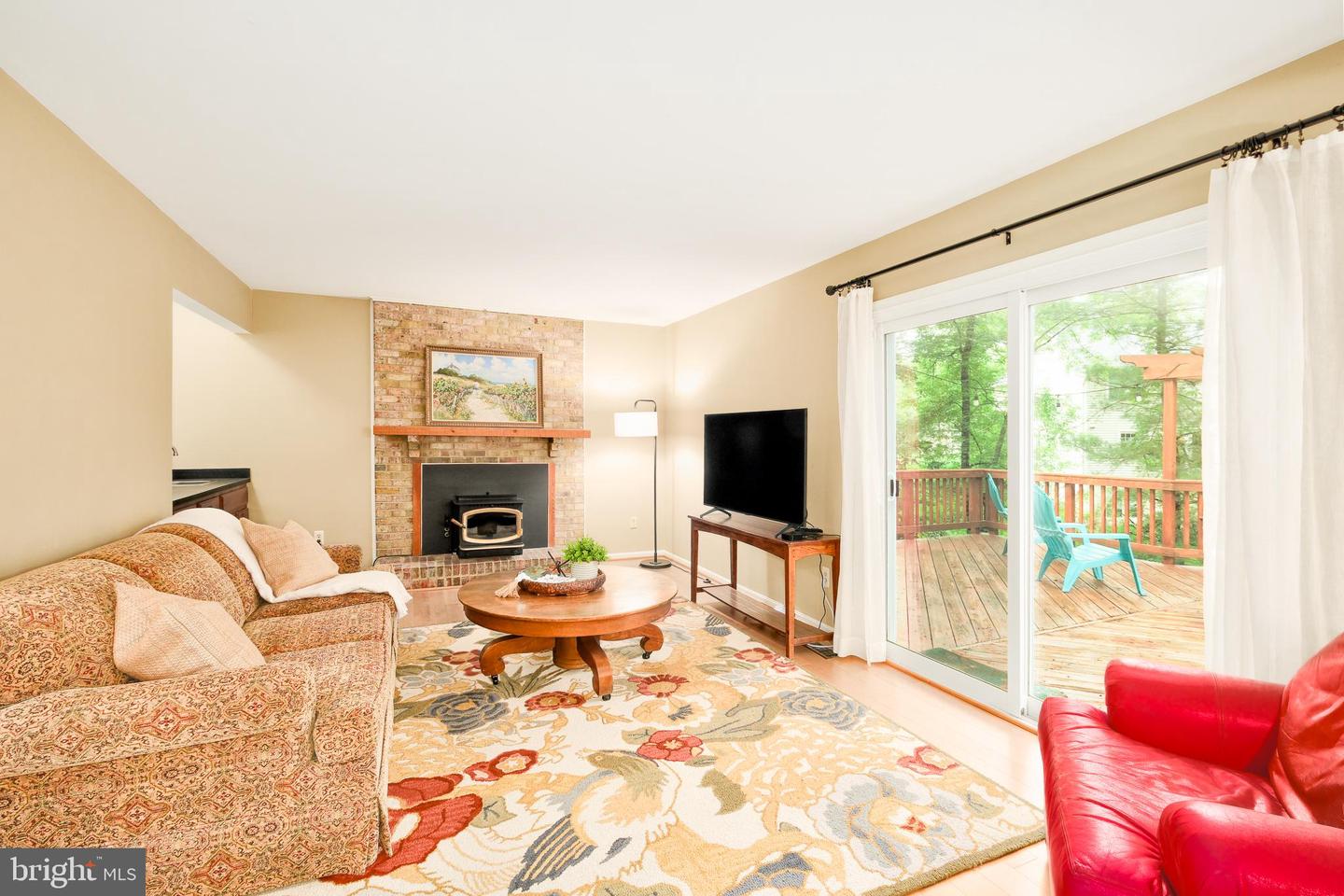 10702 DUNDAS OAK CT, BURKE, Virginia 22015, 4 Bedrooms Bedrooms, ,3 BathroomsBathrooms,Residential,For sale,10702 DUNDAS OAK CT,VAFX2229888 MLS # VAFX2229888