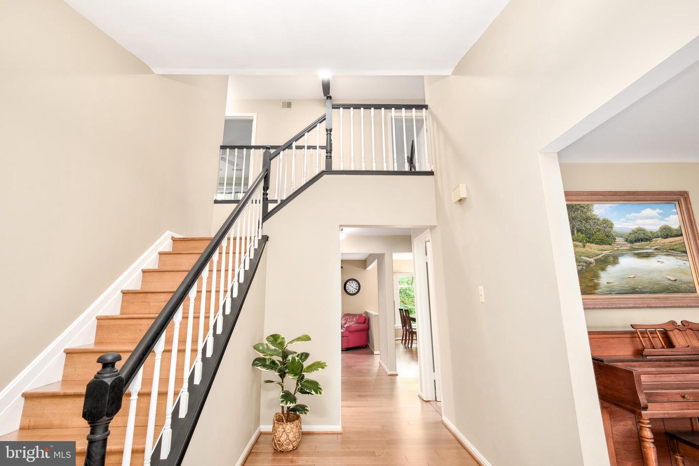 10702 DUNDAS OAK CT, BURKE, Virginia 22015, 4 Bedrooms Bedrooms, ,3 BathroomsBathrooms,Residential,For sale,10702 DUNDAS OAK CT,VAFX2229888 MLS # VAFX2229888