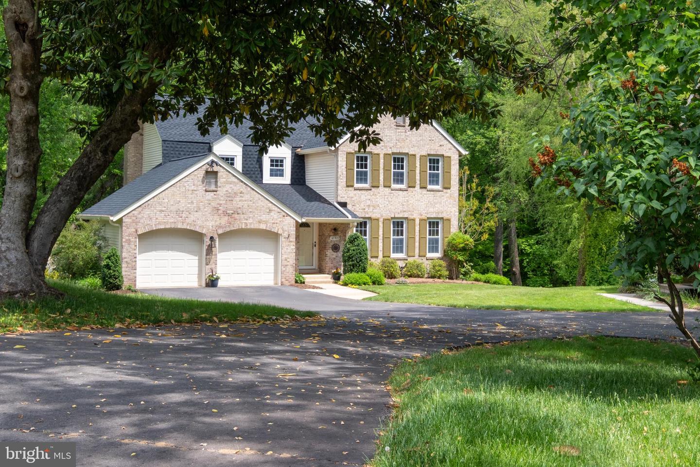 10702 DUNDAS OAK CT, BURKE, Virginia 22015, 4 Bedrooms Bedrooms, ,3 BathroomsBathrooms,Residential,For sale,10702 DUNDAS OAK CT,VAFX2229888 MLS # VAFX2229888