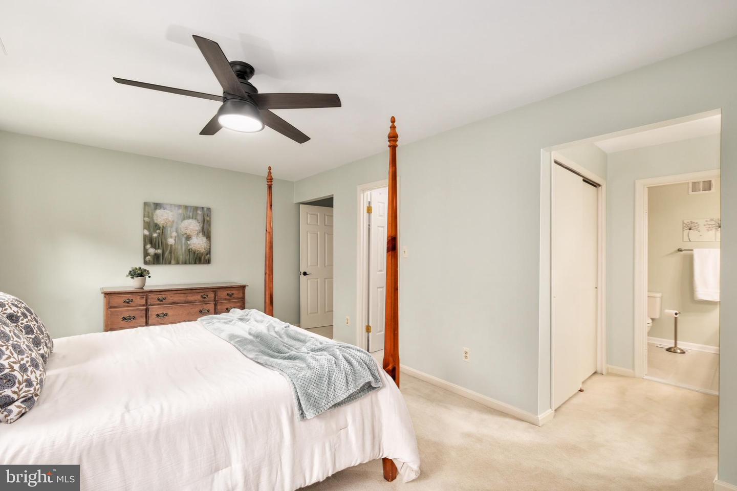 10702 DUNDAS OAK CT, BURKE, Virginia 22015, 4 Bedrooms Bedrooms, ,3 BathroomsBathrooms,Residential,For sale,10702 DUNDAS OAK CT,VAFX2229888 MLS # VAFX2229888