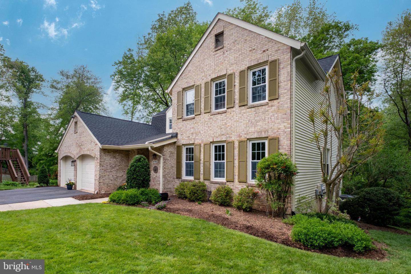 10702 DUNDAS OAK CT, BURKE, Virginia 22015, 4 Bedrooms Bedrooms, ,3 BathroomsBathrooms,Residential,For sale,10702 DUNDAS OAK CT,VAFX2229888 MLS # VAFX2229888