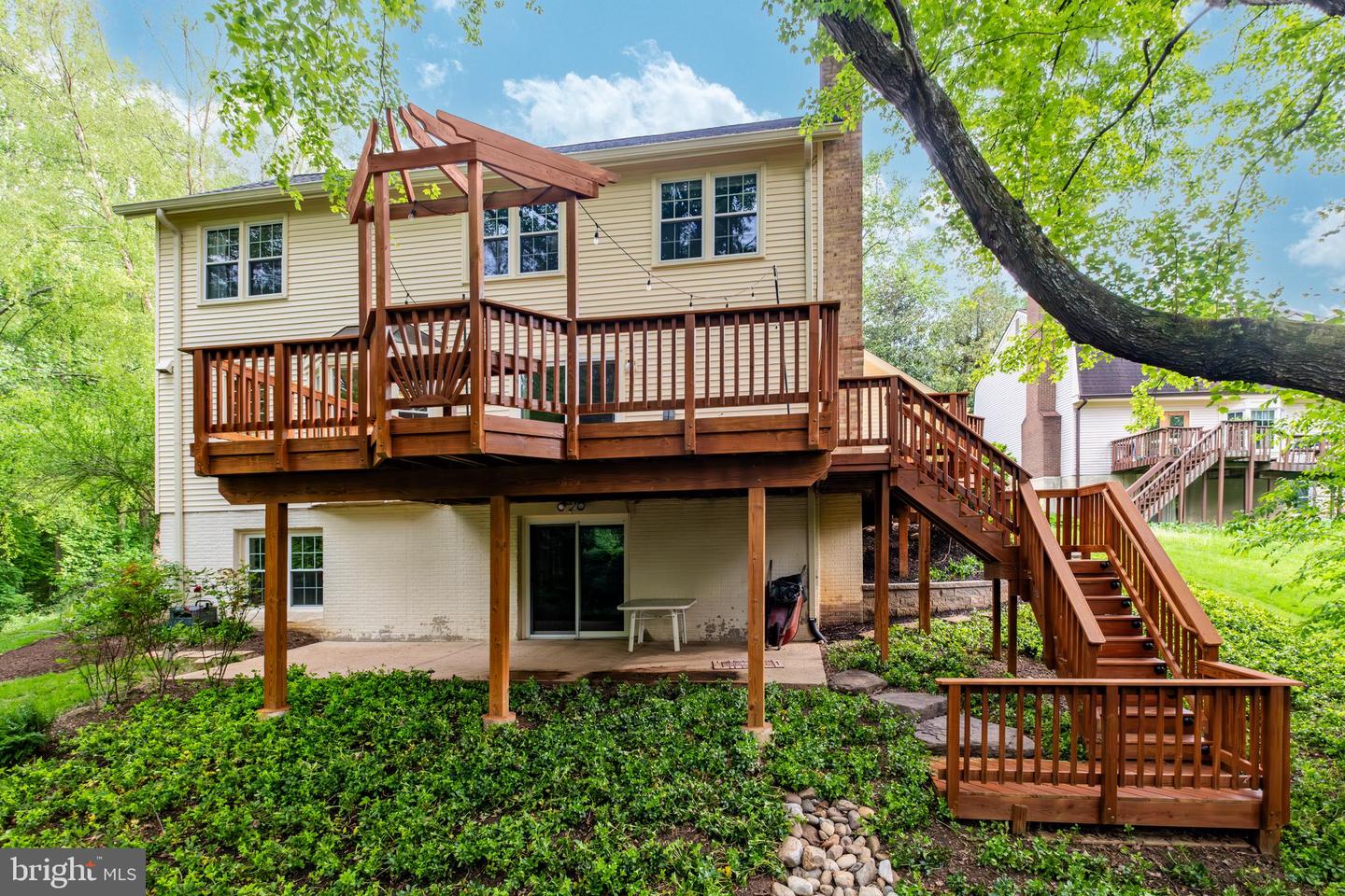 10702 DUNDAS OAK CT, BURKE, Virginia 22015, 4 Bedrooms Bedrooms, ,3 BathroomsBathrooms,Residential,For sale,10702 DUNDAS OAK CT,VAFX2229888 MLS # VAFX2229888