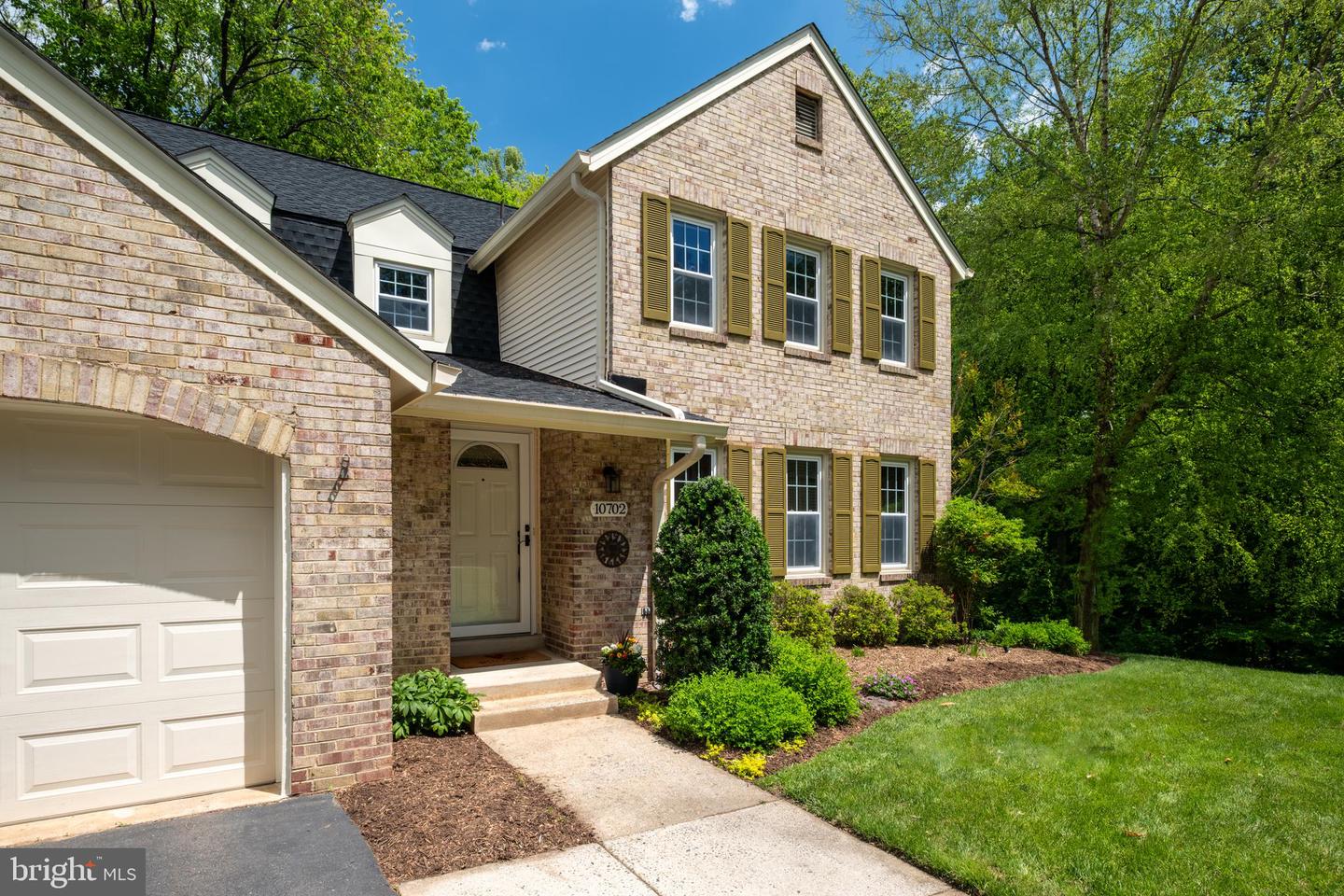 10702 DUNDAS OAK CT, BURKE, Virginia 22015, 4 Bedrooms Bedrooms, ,3 BathroomsBathrooms,Residential,For sale,10702 DUNDAS OAK CT,VAFX2229888 MLS # VAFX2229888