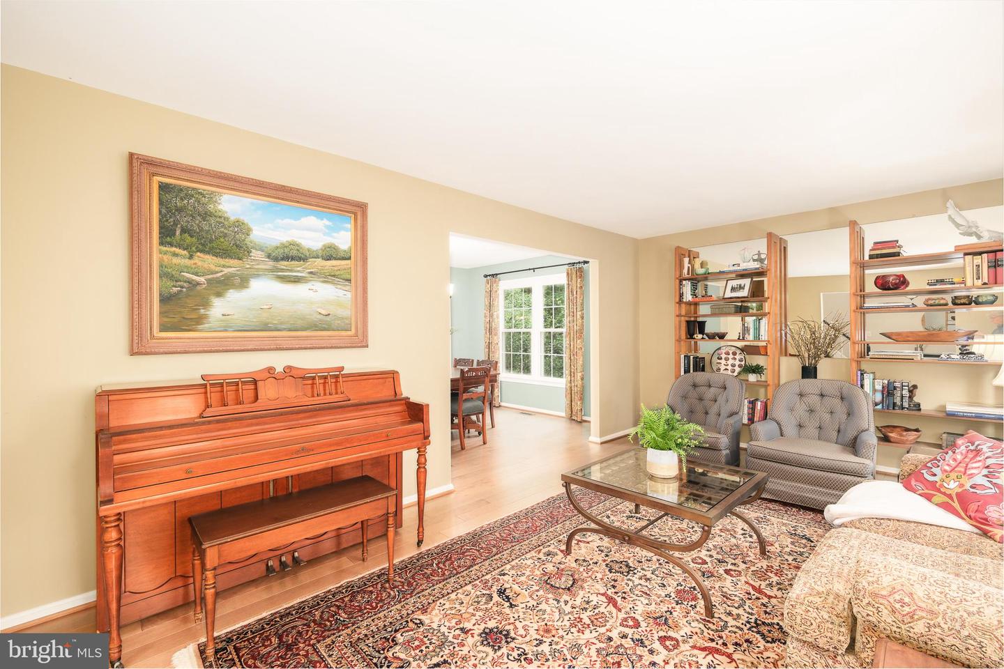 10702 DUNDAS OAK CT, BURKE, Virginia 22015, 4 Bedrooms Bedrooms, ,3 BathroomsBathrooms,Residential,For sale,10702 DUNDAS OAK CT,VAFX2229888 MLS # VAFX2229888