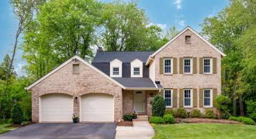 10702 DUNDAS OAK CT, BURKE, Virginia 22015, 4 Bedrooms Bedrooms, ,3 BathroomsBathrooms,Residential,For sale,10702 DUNDAS OAK CT,VAFX2229888 MLS # VAFX2229888