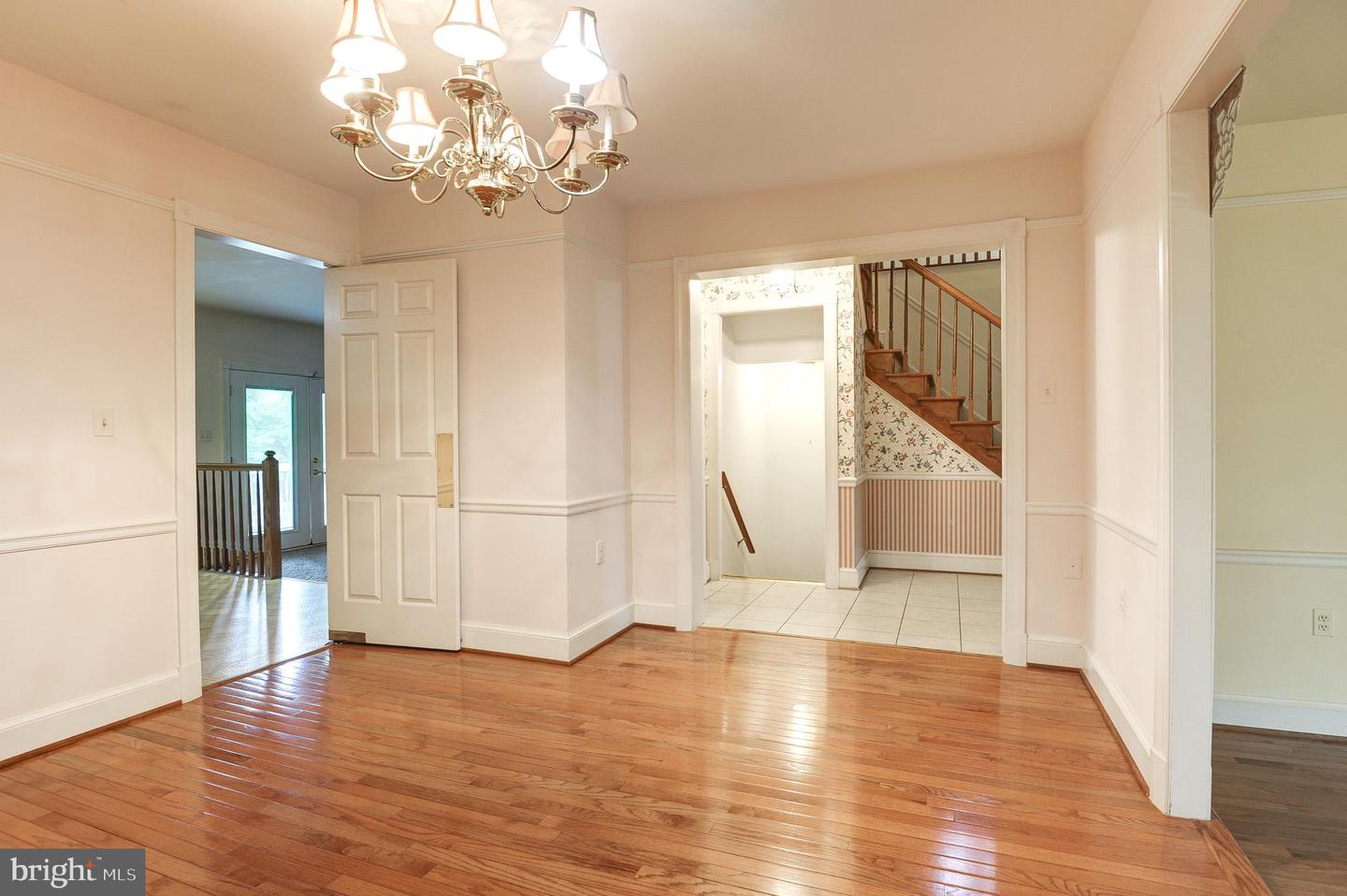6814 BRADDOCK RD, ANNANDALE, Virginia 22003, 3 Bedrooms Bedrooms, ,3 BathroomsBathrooms,Residential,For sale,6814 BRADDOCK RD,VAFX2229952 MLS # VAFX2229952