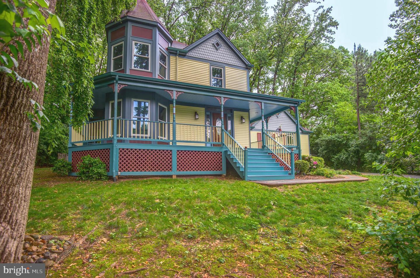 6814 BRADDOCK RD, ANNANDALE, Virginia 22003, 3 Bedrooms Bedrooms, ,3 BathroomsBathrooms,Residential,For sale,6814 BRADDOCK RD,VAFX2229952 MLS # VAFX2229952