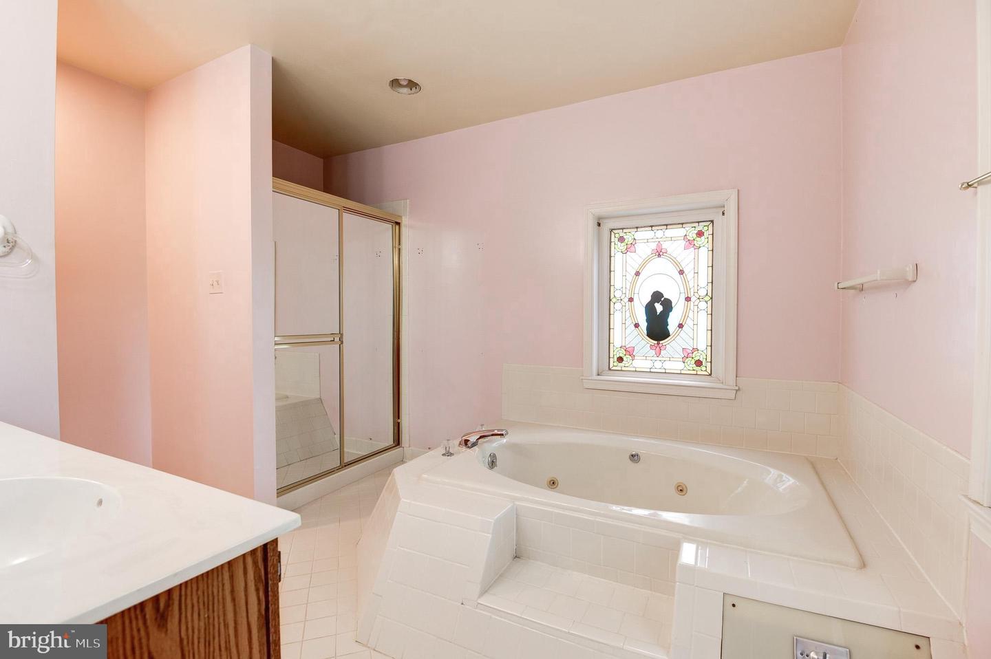 6814 BRADDOCK RD, ANNANDALE, Virginia 22003, 3 Bedrooms Bedrooms, ,3 BathroomsBathrooms,Residential,For sale,6814 BRADDOCK RD,VAFX2229952 MLS # VAFX2229952