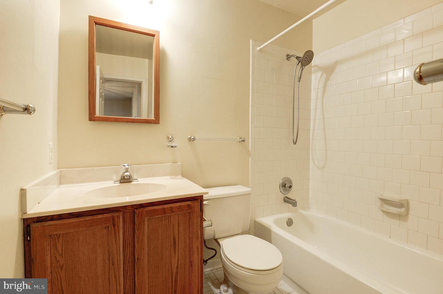 6814 BRADDOCK RD, ANNANDALE, Virginia 22003, 3 Bedrooms Bedrooms, ,3 BathroomsBathrooms,Residential,For sale,6814 BRADDOCK RD,VAFX2229952 MLS # VAFX2229952