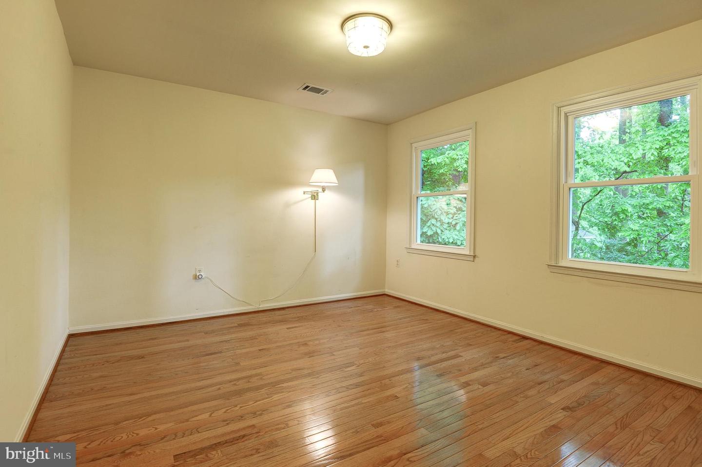 6814 BRADDOCK RD, ANNANDALE, Virginia 22003, 3 Bedrooms Bedrooms, ,3 BathroomsBathrooms,Residential,For sale,6814 BRADDOCK RD,VAFX2229952 MLS # VAFX2229952