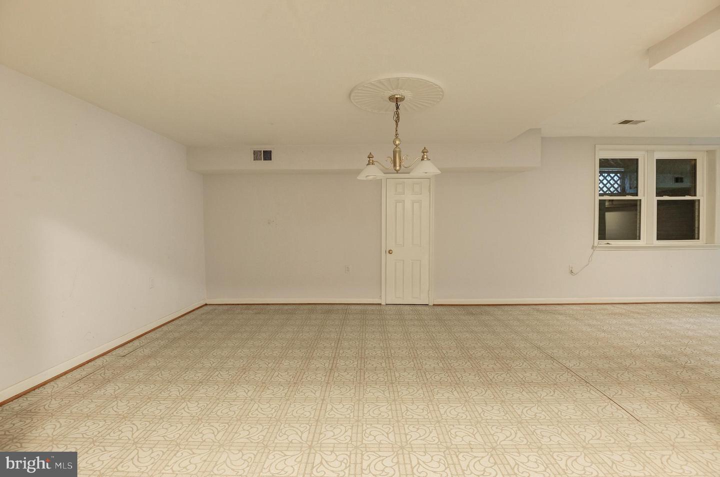 6814 BRADDOCK RD, ANNANDALE, Virginia 22003, 3 Bedrooms Bedrooms, ,3 BathroomsBathrooms,Residential,For sale,6814 BRADDOCK RD,VAFX2229952 MLS # VAFX2229952