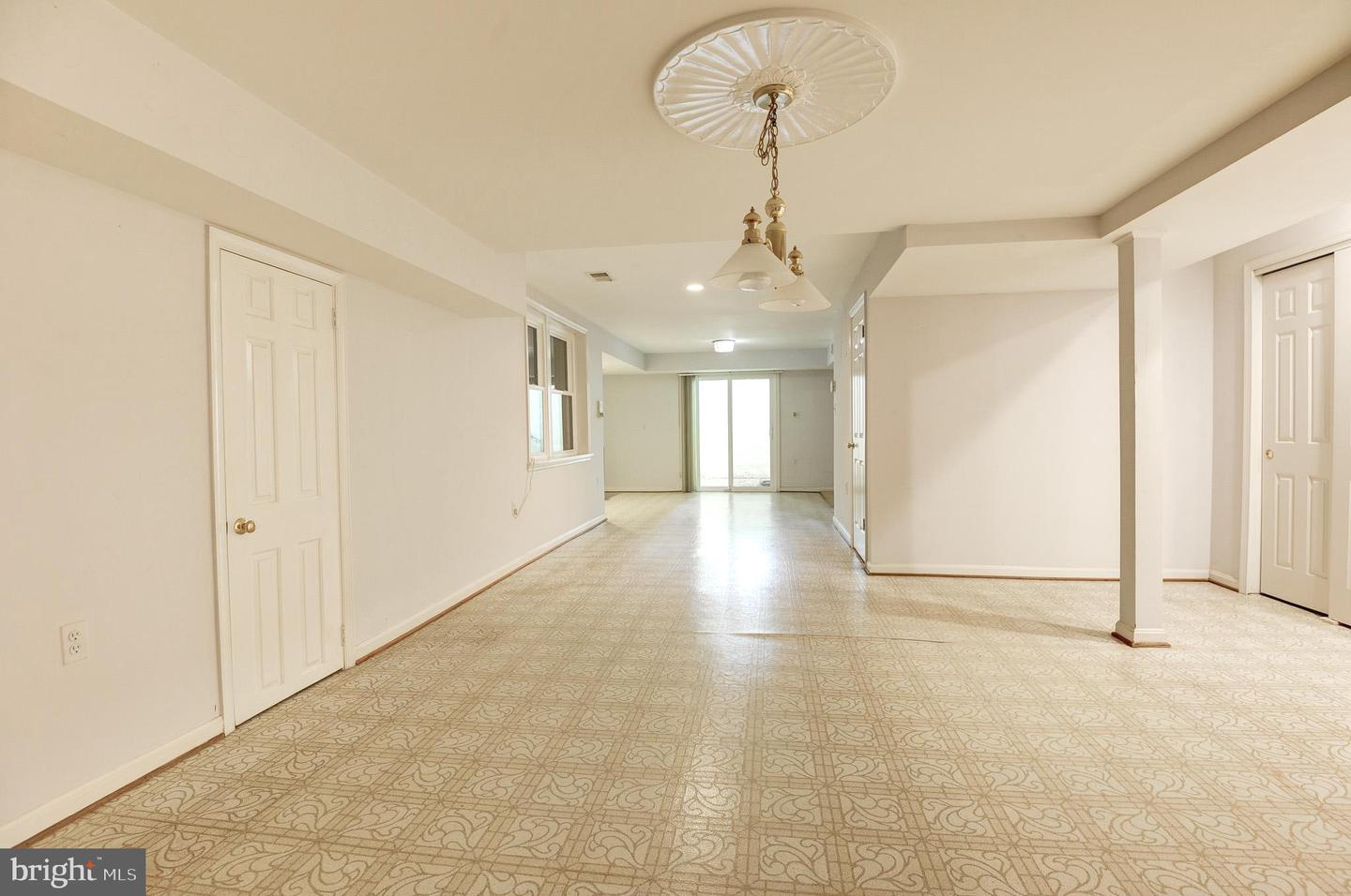 6814 BRADDOCK RD, ANNANDALE, Virginia 22003, 3 Bedrooms Bedrooms, ,3 BathroomsBathrooms,Residential,For sale,6814 BRADDOCK RD,VAFX2229952 MLS # VAFX2229952