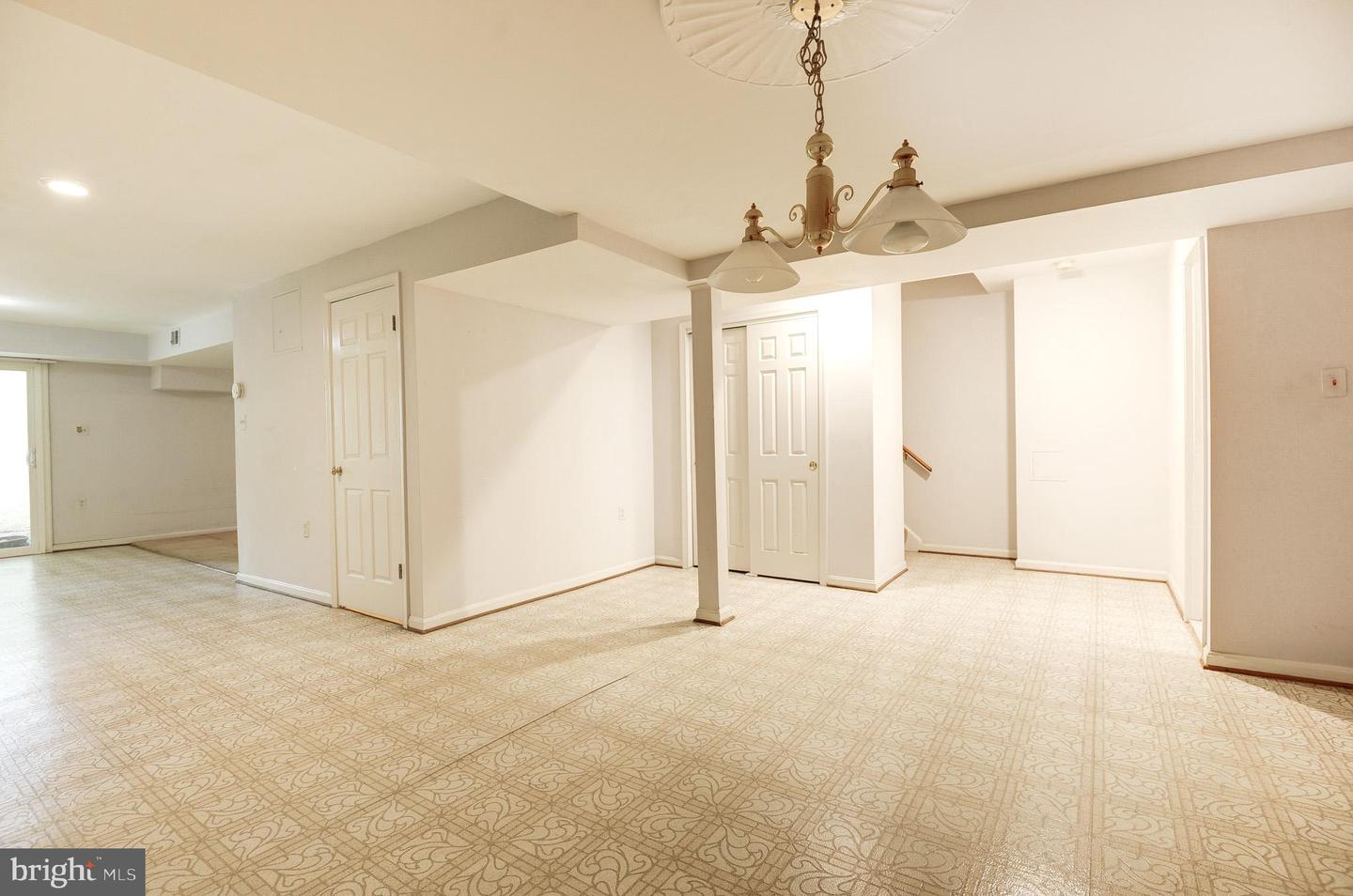 6814 BRADDOCK RD, ANNANDALE, Virginia 22003, 3 Bedrooms Bedrooms, ,3 BathroomsBathrooms,Residential,For sale,6814 BRADDOCK RD,VAFX2229952 MLS # VAFX2229952