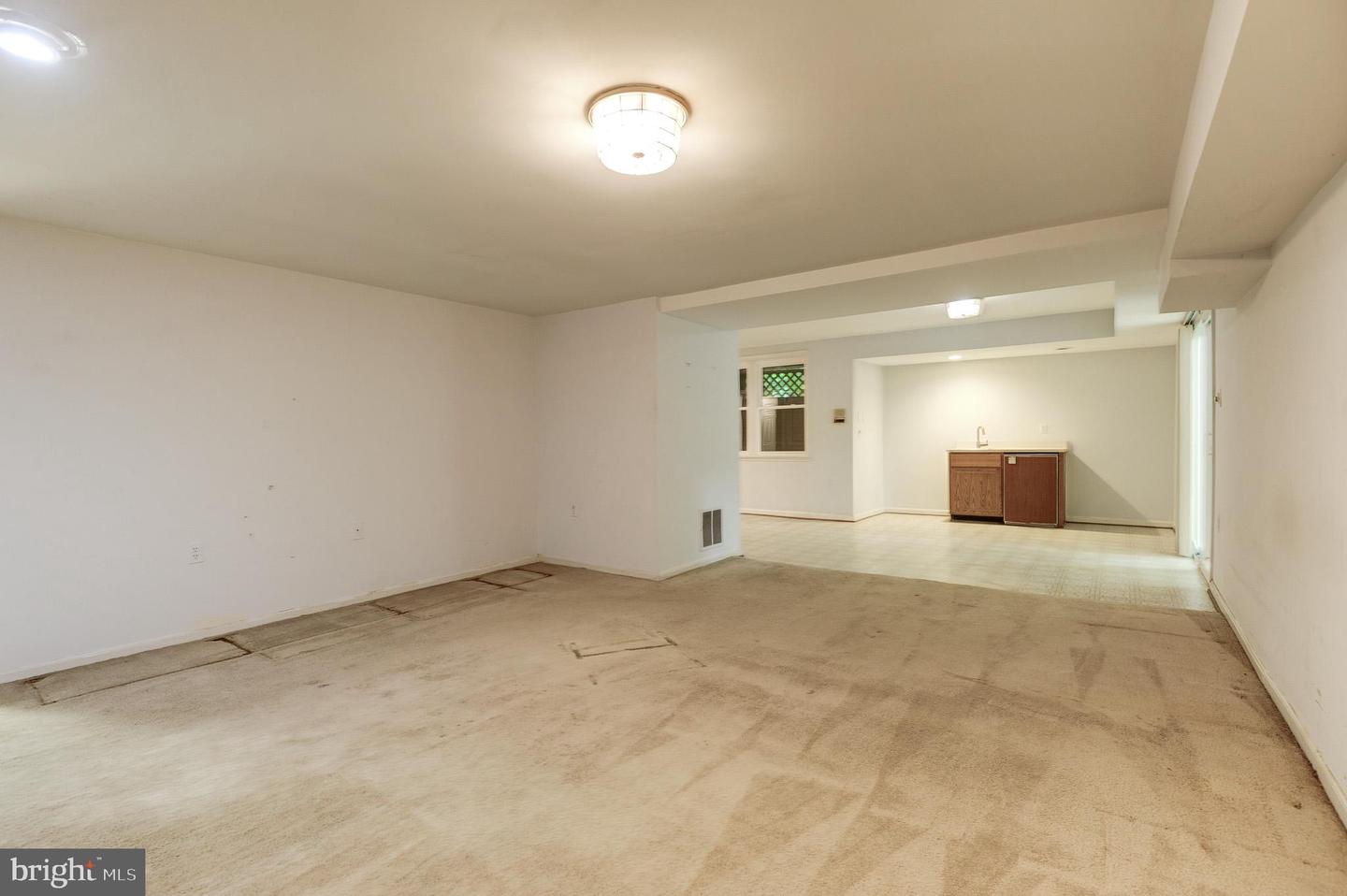 6814 BRADDOCK RD, ANNANDALE, Virginia 22003, 3 Bedrooms Bedrooms, ,3 BathroomsBathrooms,Residential,For sale,6814 BRADDOCK RD,VAFX2229952 MLS # VAFX2229952