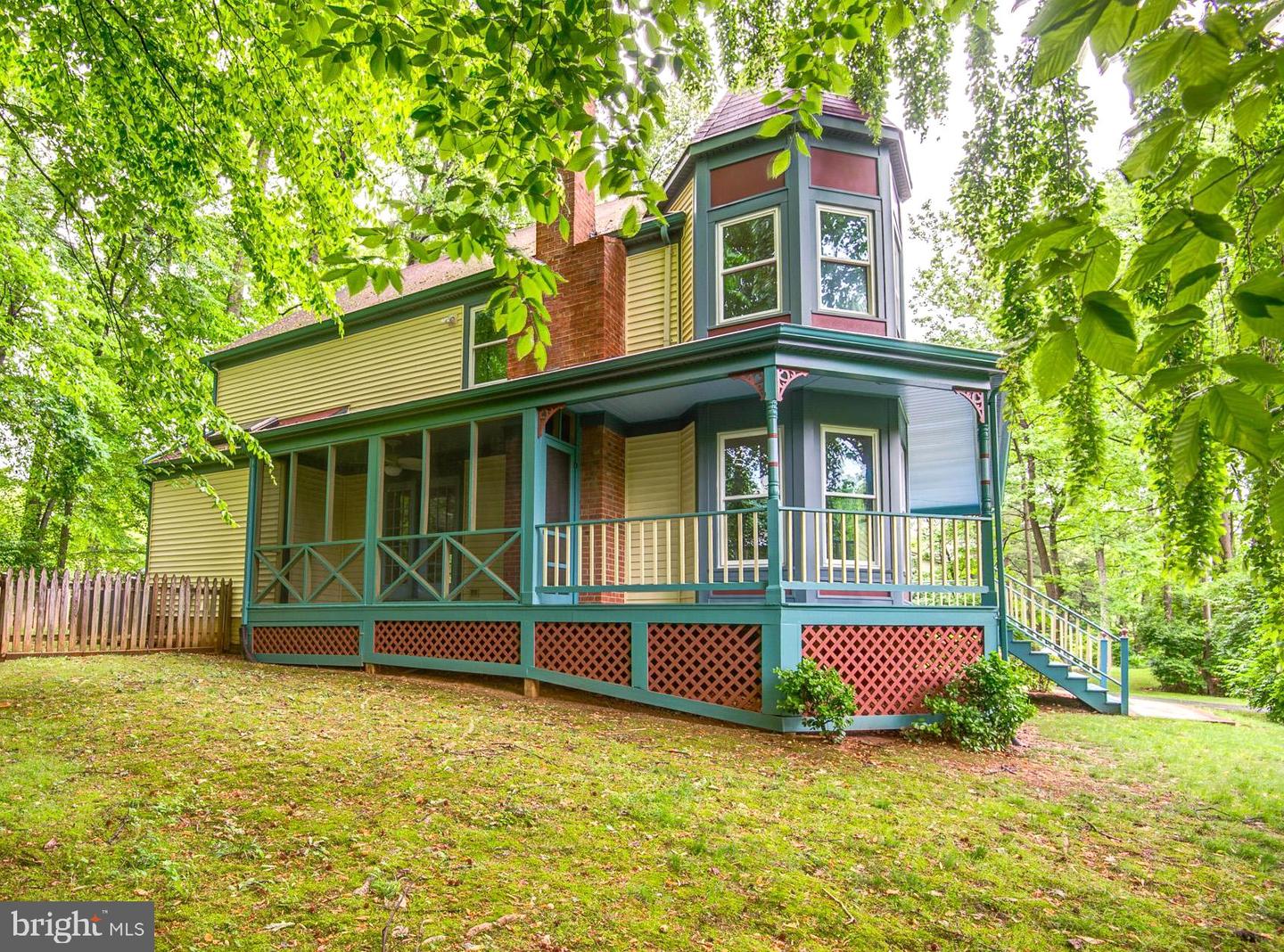 6814 BRADDOCK RD, ANNANDALE, Virginia 22003, 3 Bedrooms Bedrooms, ,3 BathroomsBathrooms,Residential,For sale,6814 BRADDOCK RD,VAFX2229952 MLS # VAFX2229952