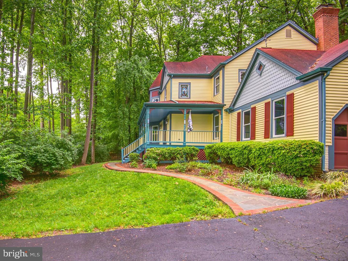 6814 BRADDOCK RD, ANNANDALE, Virginia 22003, 3 Bedrooms Bedrooms, ,3 BathroomsBathrooms,Residential,For sale,6814 BRADDOCK RD,VAFX2229952 MLS # VAFX2229952