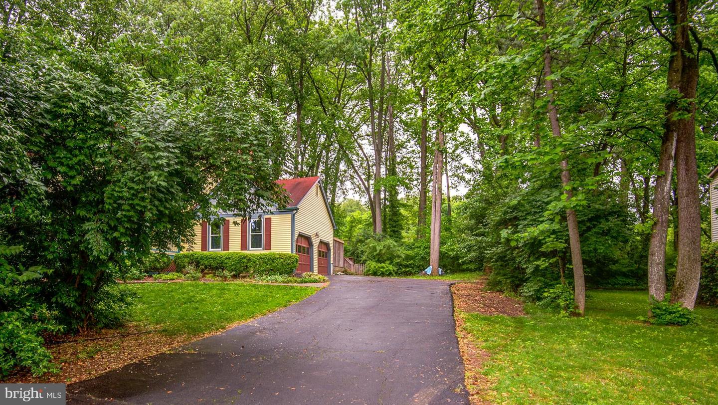 6814 BRADDOCK RD, ANNANDALE, Virginia 22003, 3 Bedrooms Bedrooms, ,3 BathroomsBathrooms,Residential,For sale,6814 BRADDOCK RD,VAFX2229952 MLS # VAFX2229952