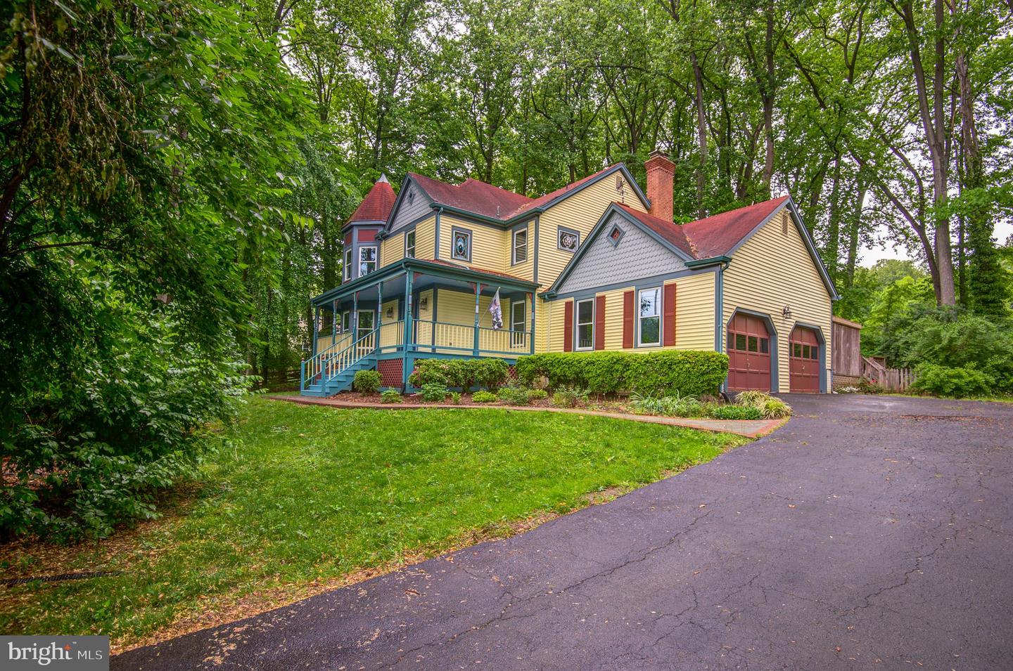 6814 BRADDOCK RD, ANNANDALE, Virginia 22003, 3 Bedrooms Bedrooms, ,3 BathroomsBathrooms,Residential,For sale,6814 BRADDOCK RD,VAFX2229952 MLS # VAFX2229952