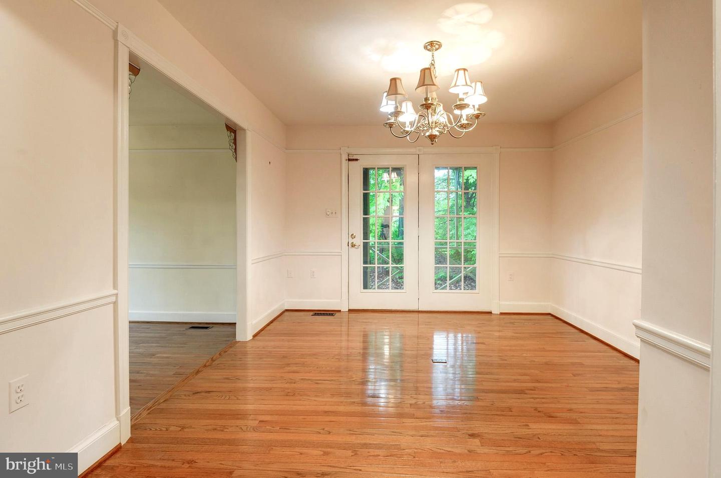 6814 BRADDOCK RD, ANNANDALE, Virginia 22003, 3 Bedrooms Bedrooms, ,3 BathroomsBathrooms,Residential,For sale,6814 BRADDOCK RD,VAFX2229952 MLS # VAFX2229952