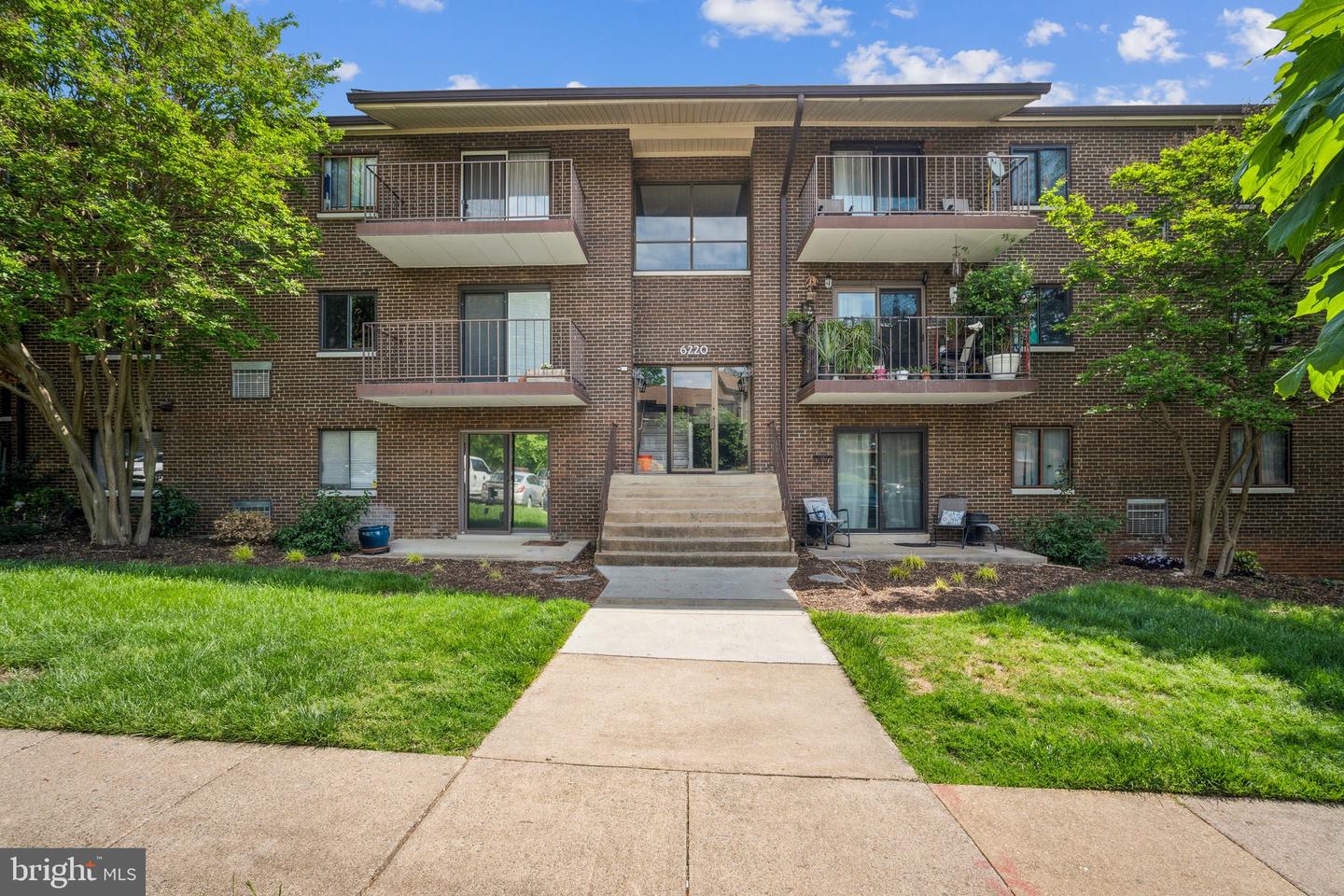 6220 EDSALL RD #302, ALEXANDRIA, Virginia 22312, 2 Bedrooms Bedrooms, ,2 BathroomsBathrooms,Residential,For sale,6220 EDSALL RD #302,VAAX2043446 MLS # VAAX2043446