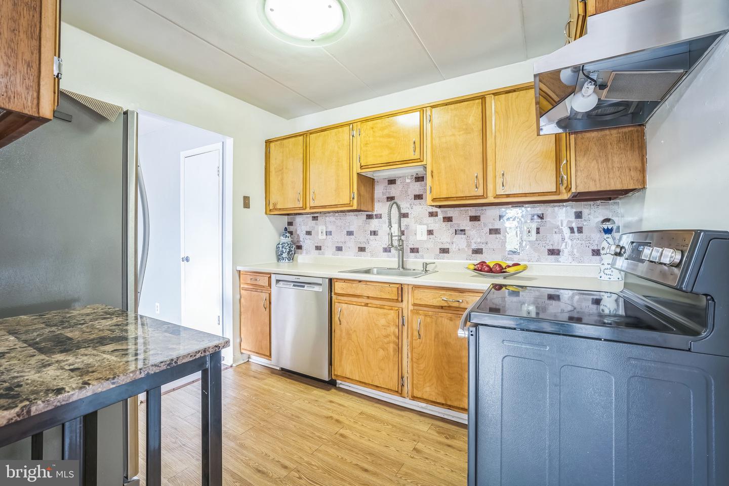 6220 EDSALL RD #302, ALEXANDRIA, Virginia 22312, 2 Bedrooms Bedrooms, ,2 BathroomsBathrooms,Residential,For sale,6220 EDSALL RD #302,VAAX2043446 MLS # VAAX2043446