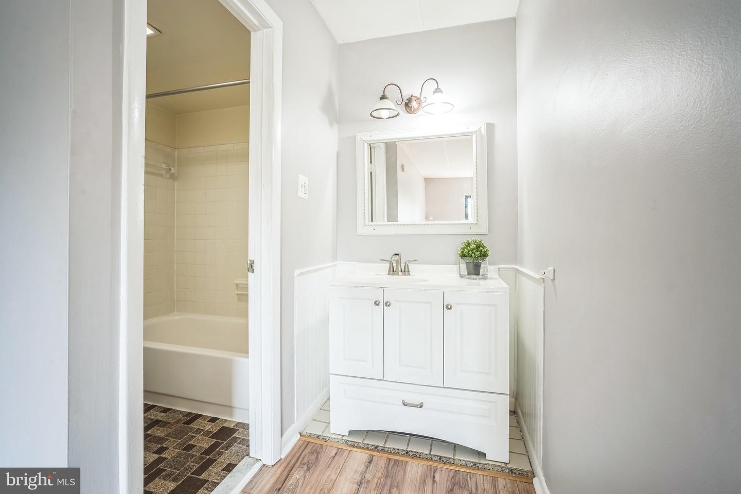 6220 EDSALL RD #302, ALEXANDRIA, Virginia 22312, 2 Bedrooms Bedrooms, ,2 BathroomsBathrooms,Residential,For sale,6220 EDSALL RD #302,VAAX2043446 MLS # VAAX2043446