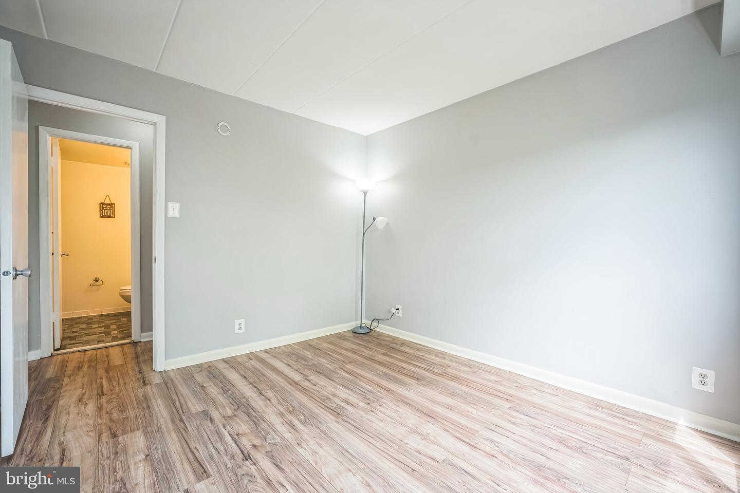 6220 EDSALL RD #302, ALEXANDRIA, Virginia 22312, 2 Bedrooms Bedrooms, ,2 BathroomsBathrooms,Residential,For sale,6220 EDSALL RD #302,VAAX2043446 MLS # VAAX2043446