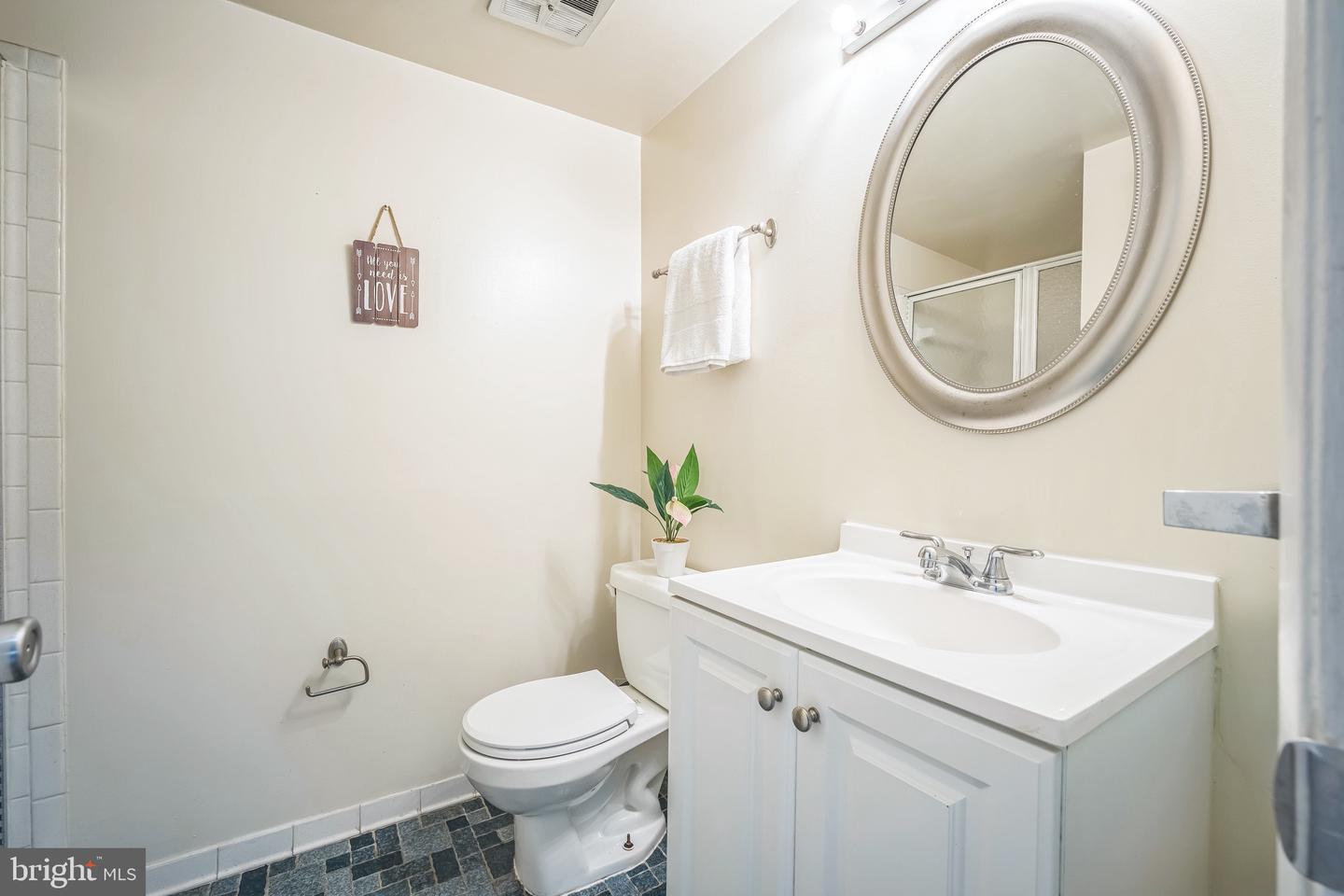 6220 EDSALL RD #302, ALEXANDRIA, Virginia 22312, 2 Bedrooms Bedrooms, ,2 BathroomsBathrooms,Residential,For sale,6220 EDSALL RD #302,VAAX2043446 MLS # VAAX2043446