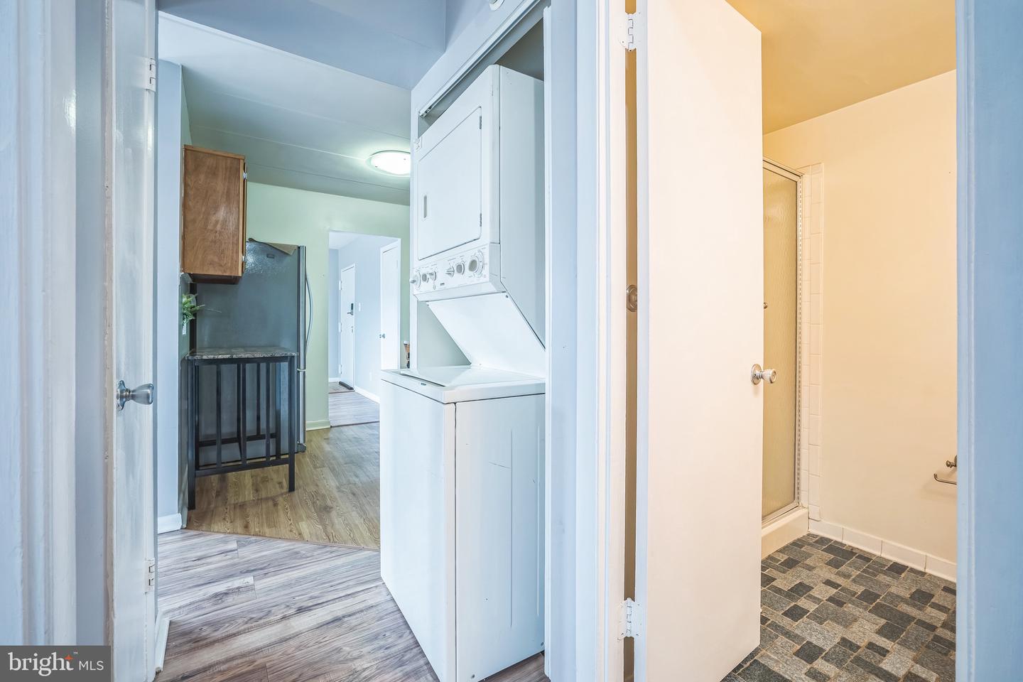 6220 EDSALL RD #302, ALEXANDRIA, Virginia 22312, 2 Bedrooms Bedrooms, ,2 BathroomsBathrooms,Residential,For sale,6220 EDSALL RD #302,VAAX2043446 MLS # VAAX2043446