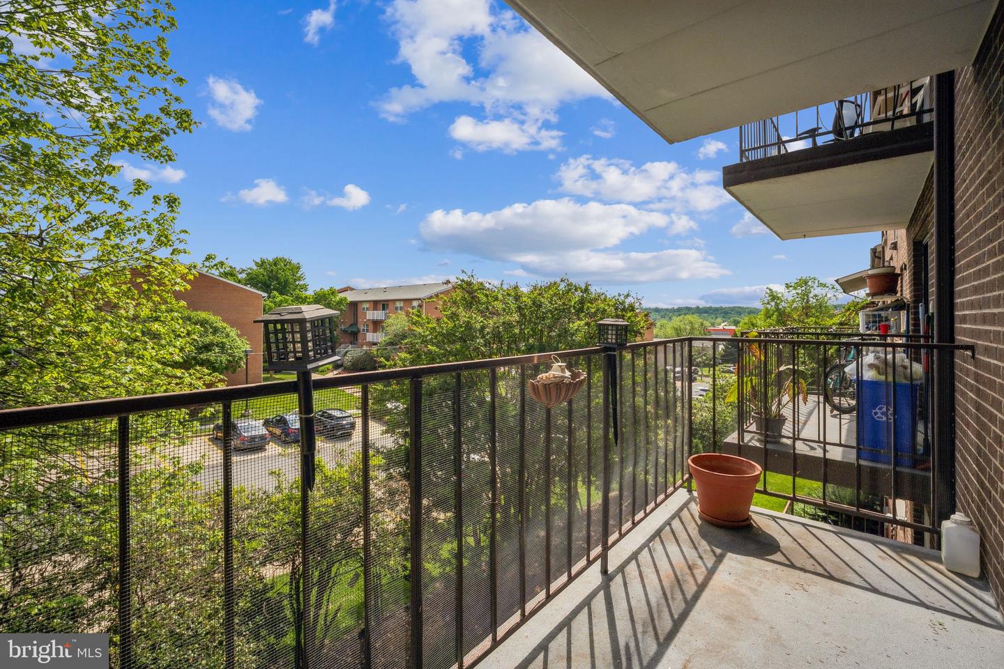 6220 EDSALL RD #302, ALEXANDRIA, Virginia 22312, 2 Bedrooms Bedrooms, ,2 BathroomsBathrooms,Residential,For sale,6220 EDSALL RD #302,VAAX2043446 MLS # VAAX2043446