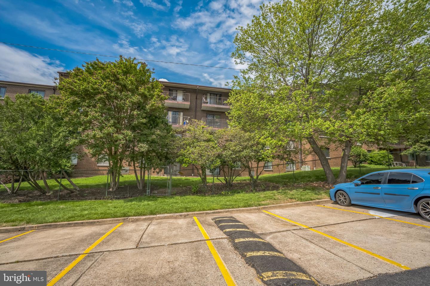 6220 EDSALL RD #302, ALEXANDRIA, Virginia 22312, 2 Bedrooms Bedrooms, ,2 BathroomsBathrooms,Residential,For sale,6220 EDSALL RD #302,VAAX2043446 MLS # VAAX2043446