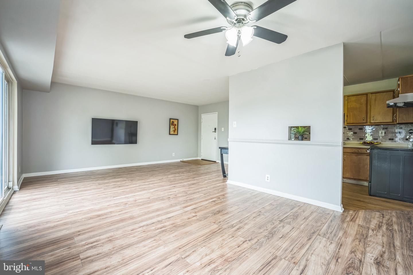6220 EDSALL RD #302, ALEXANDRIA, Virginia 22312, 2 Bedrooms Bedrooms, ,2 BathroomsBathrooms,Residential,For sale,6220 EDSALL RD #302,VAAX2043446 MLS # VAAX2043446