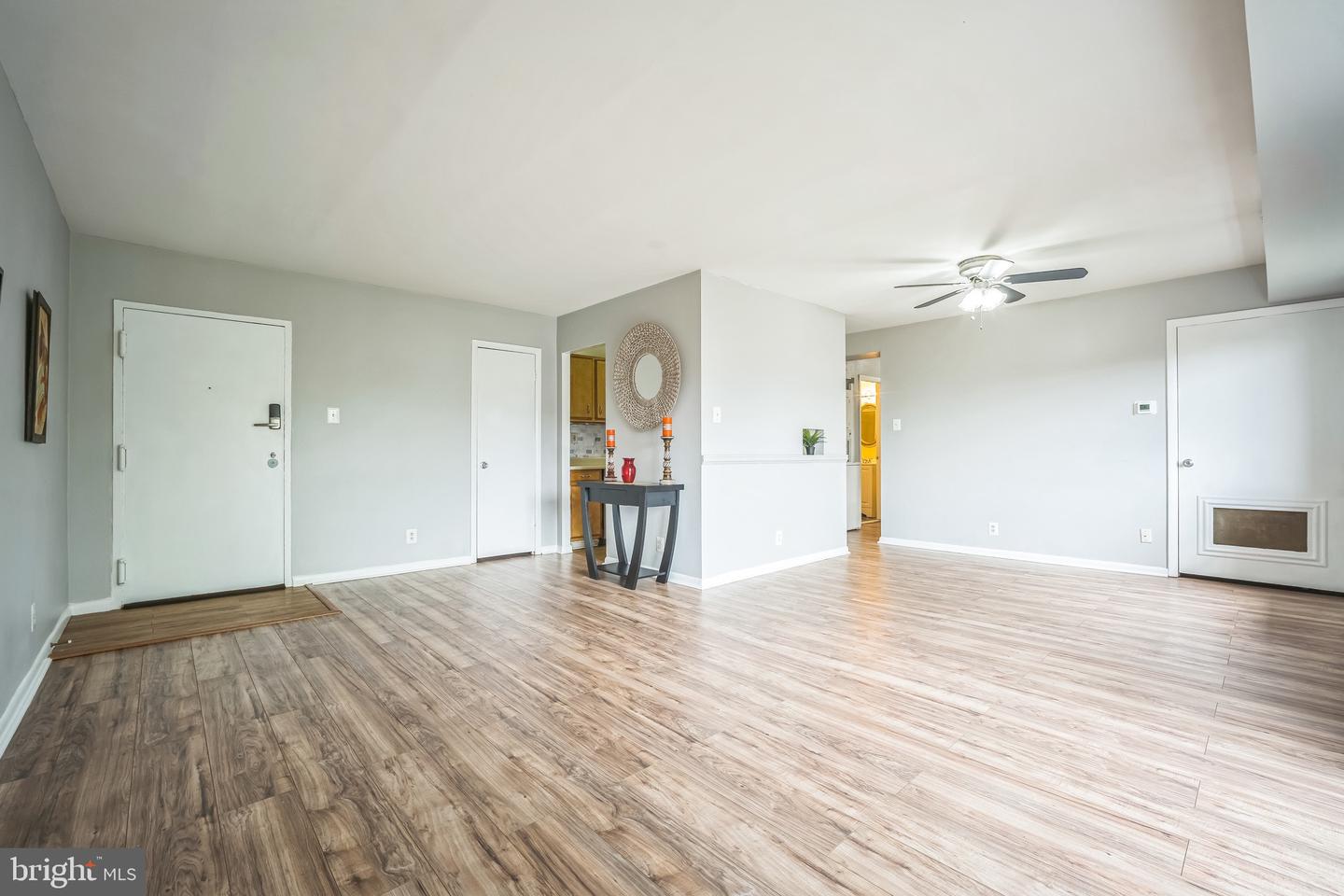 6220 EDSALL RD #302, ALEXANDRIA, Virginia 22312, 2 Bedrooms Bedrooms, ,2 BathroomsBathrooms,Residential,For sale,6220 EDSALL RD #302,VAAX2043446 MLS # VAAX2043446
