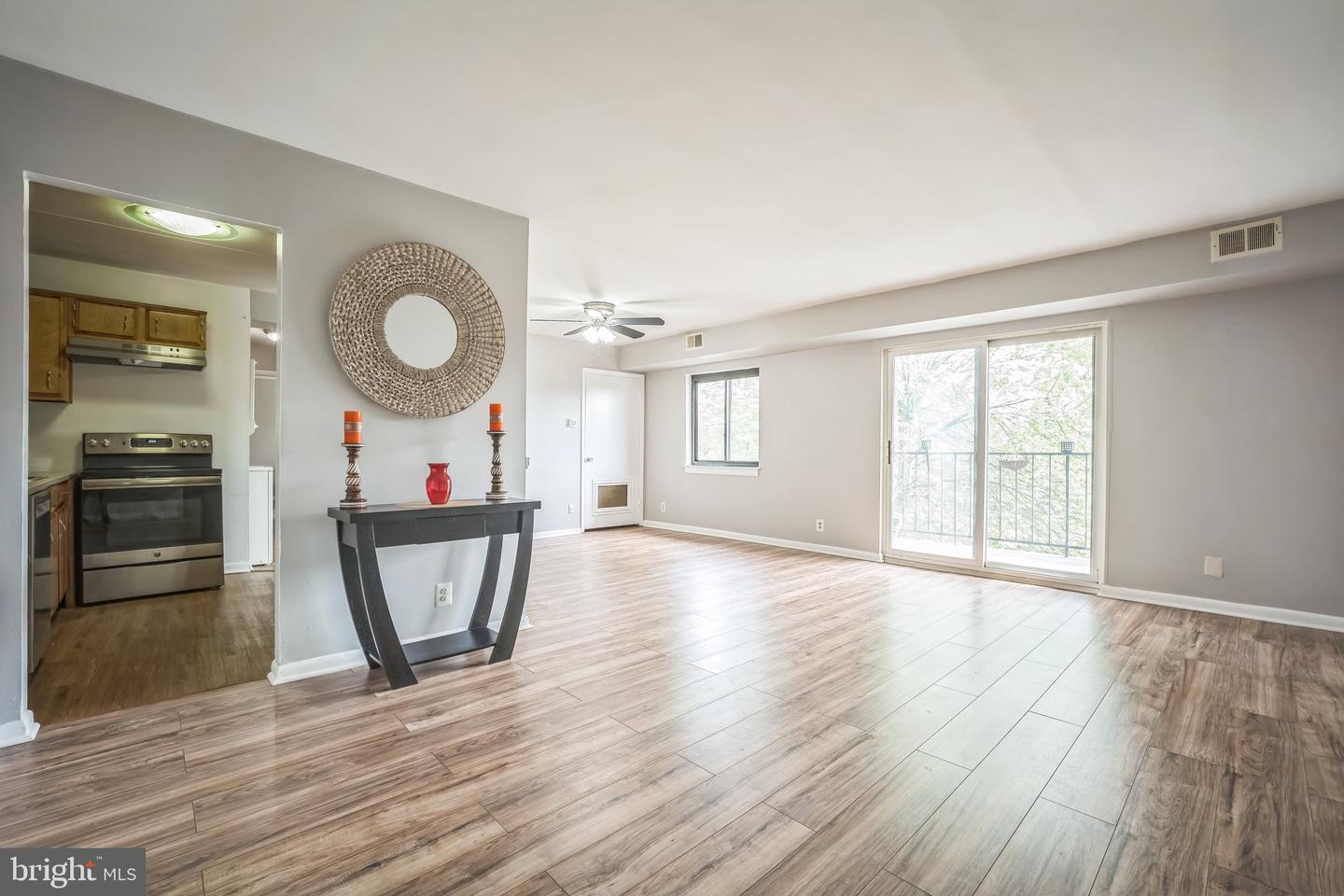 6220 EDSALL RD #302, ALEXANDRIA, Virginia 22312, 2 Bedrooms Bedrooms, ,2 BathroomsBathrooms,Residential,For sale,6220 EDSALL RD #302,VAAX2043446 MLS # VAAX2043446