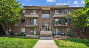 6220 EDSALL RD #302, ALEXANDRIA, Virginia 22312, 2 Bedrooms Bedrooms, ,2 BathroomsBathrooms,Residential,For sale,6220 EDSALL RD #302,VAAX2043446 MLS # VAAX2043446