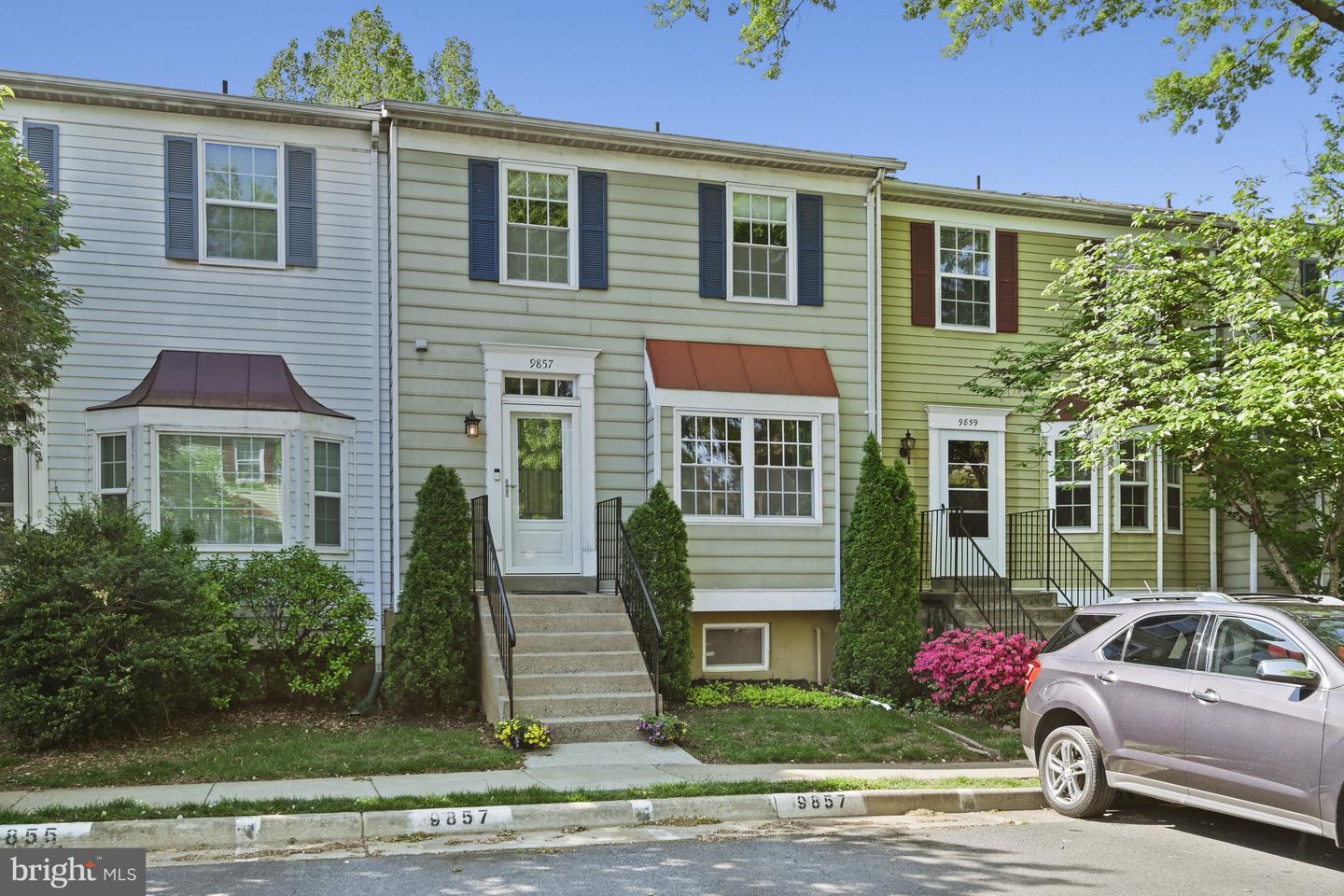 9857 OAKDALE WOODS CT, VIENNA, Virginia 22181, 3 Bedrooms Bedrooms, ,3 BathroomsBathrooms,Residential,For sale,9857 OAKDALE WOODS CT,VAFX2231272 MLS # VAFX2231272