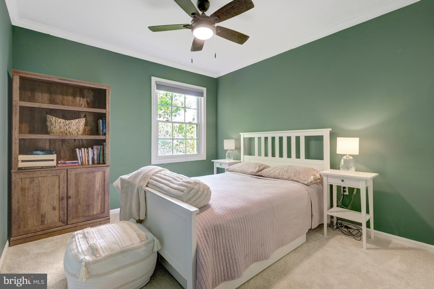 9857 OAKDALE WOODS CT, VIENNA, Virginia 22181, 3 Bedrooms Bedrooms, ,3 BathroomsBathrooms,Residential,For sale,9857 OAKDALE WOODS CT,VAFX2231272 MLS # VAFX2231272